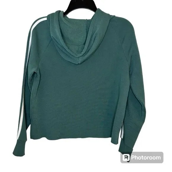 Grayson Threads Women’s Green Touchdown Cropped Pullover Hoodie Size Medium - Picture 2 of 7
